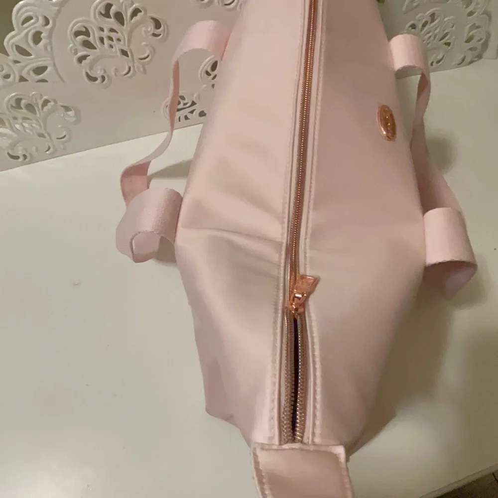 Coach new tote with rose gold zipper and zipper_9